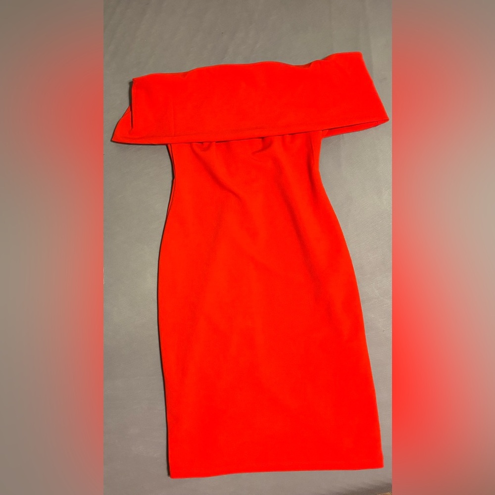 🔥 Bright Red Off Shoulder Bodycon Dress size 4 🔥